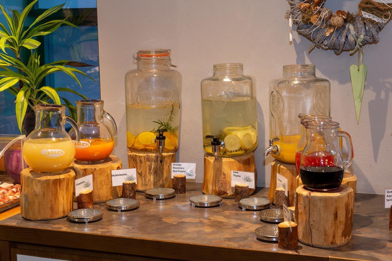 维何尔翠湖酒店 法尔泽斯 外观 照片